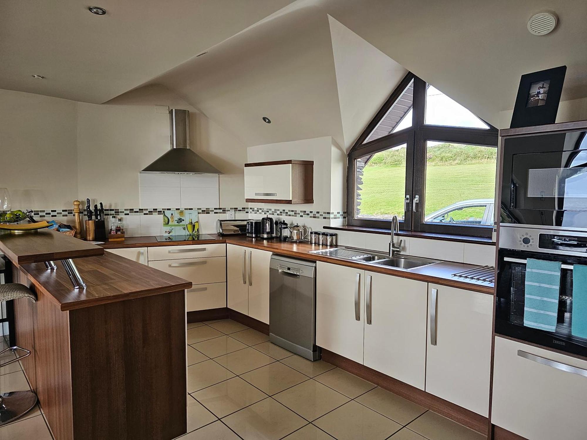 Fuchsia Lodge - New Luxury 5* Beachside Lodge With Sauna - 4 Beds Ensuite - Spectacular Location Waterville Esterno foto