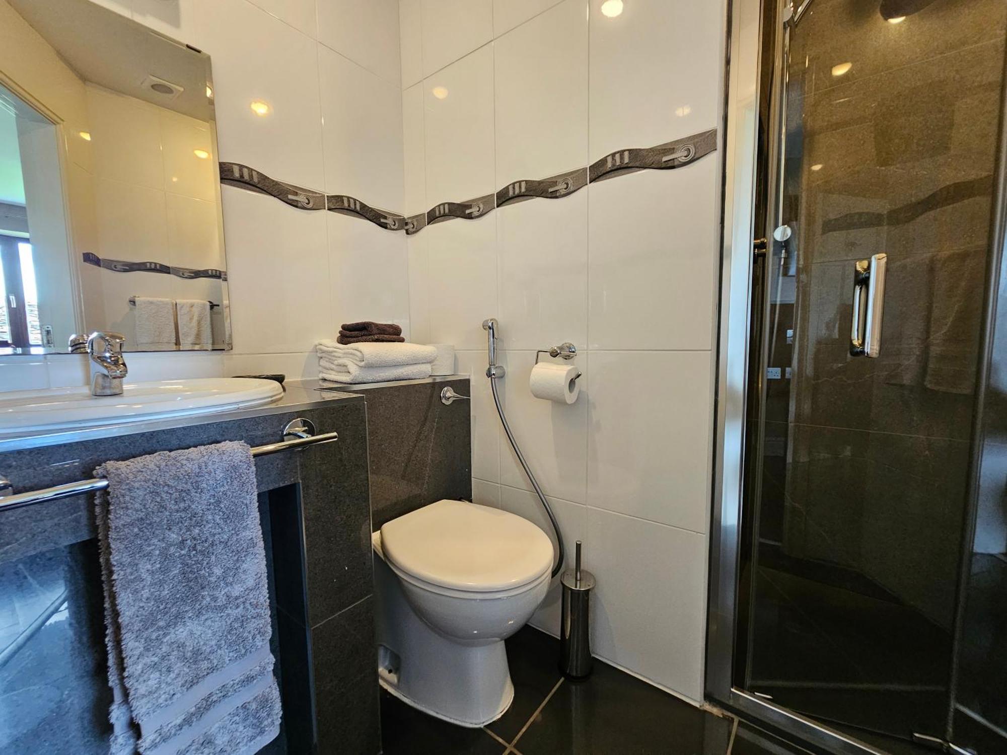 Fuchsia Lodge - New Luxury 5* Beachside Lodge With Sauna - 4 Beds Ensuite - Spectacular Location Waterville Esterno foto