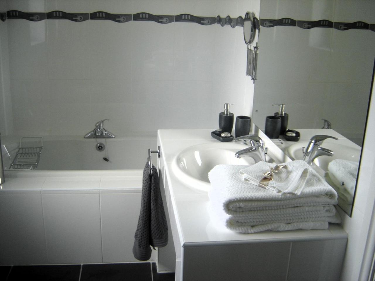 Fuchsia Lodge - New Luxury 5* Beachside Lodge With Sauna - 4 Beds Ensuite - Spectacular Location Waterville Esterno foto